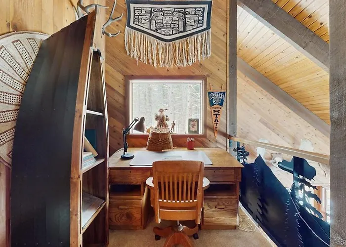 Rustic-Chic Home With Patio Pools Hot Tubs & Fitness Center