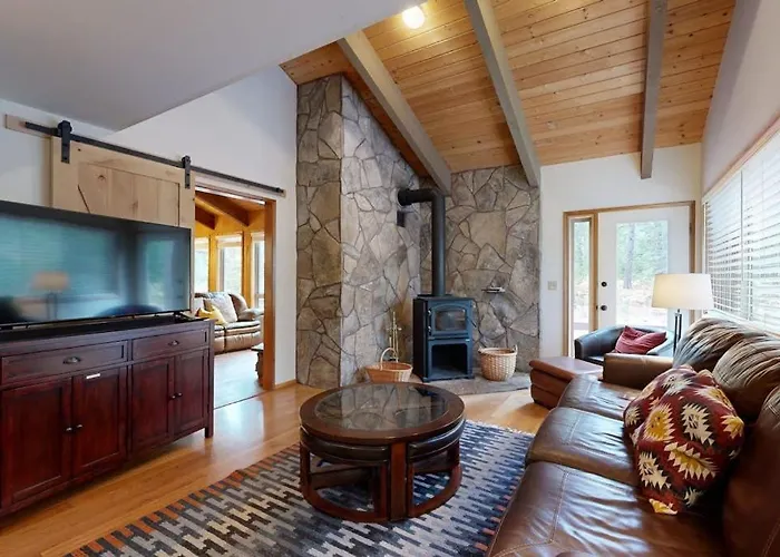 Secluded Delight With Pools Private Hot Tub & Central Ac
