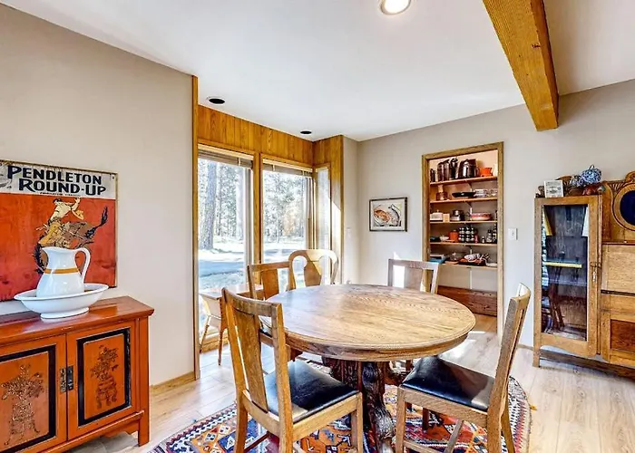 Mountain-View Ranch House With Fireplace W&D Central Ac & Bikes - Dog-Friendly