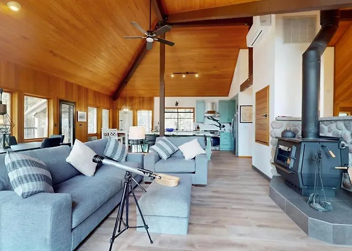 Whimsical Tree-Lined Stay With Wood Stove Ac Shared Amenities And Large Deck